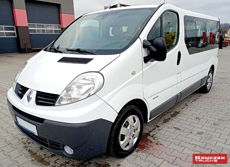 wypożyczalnia busów renault trafic